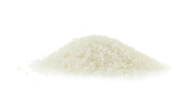 Granos de arroz aislados en blanco