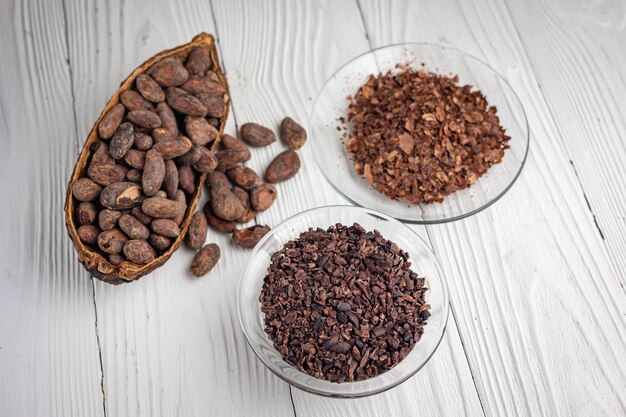 granos de cacao como fondo. productos de cacao