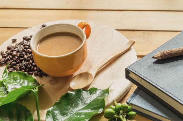 granos y taza de café