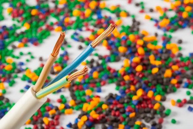 Gránulos de polímero de plástico de colores para cables