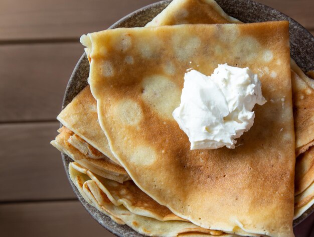 Grapa de panqueques tradicionales para la semana rusa de panqueques