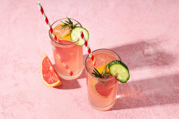 Grapefruit-Cocktail-Alkohol oder alkoholfreies Getränk für die Party
