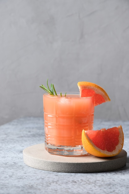 Grapefruit-Schaumcocktail