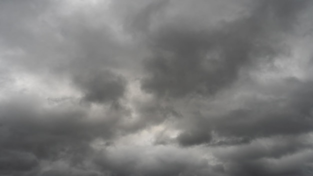 Graue Regenwolken Wetter vor dem Regen Warten auf Sturm und Donner