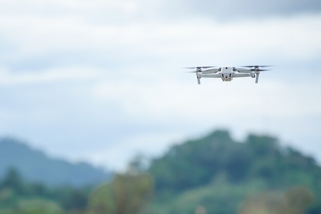 Gravação de vídeo com um avião drone Usando drones de vídeo