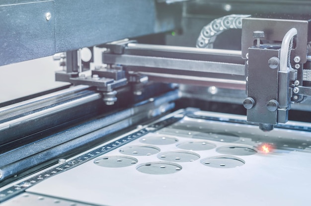 Gravador a laser para a fabricação de selos e selos