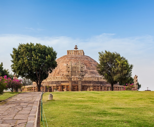 Great stupa. sanchi, madhya pradesh, índia