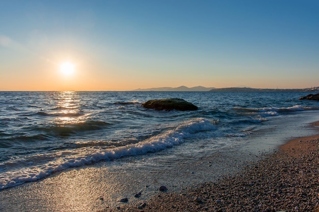 Grecia mar Egeo Atenas paseo marítimo hermosa puesta de sol