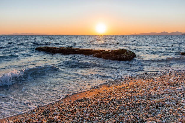 Grecia mar Egeo Atenas paseo marítimo hermosa puesta de sol