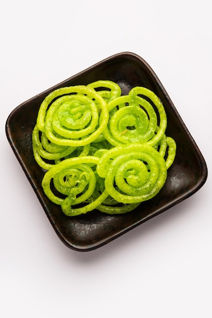 Green Jalebi mithai ou doce da Índia uma torção para um tradicional imarti ou jilbi