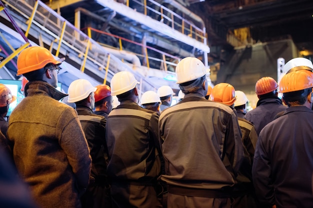 Greve de trabalhadores na indústria pesada.