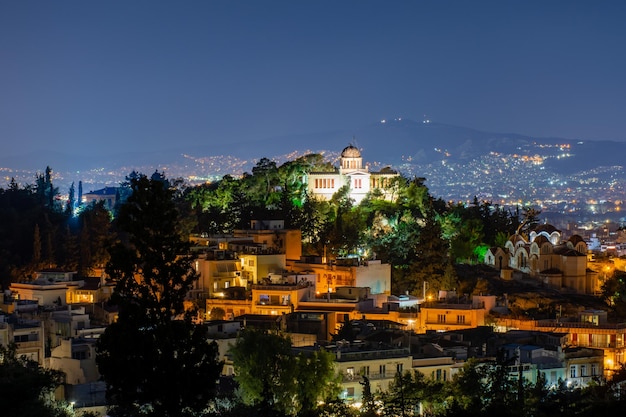 Griechenland Athen bei Nacht Blick auf das Stadtbild Athens National Observatory