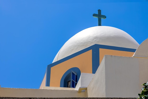 Griechenland-Inseln malerischer Panoramablick auf das Meer der Insel Santorini vom Dorf Fira aus