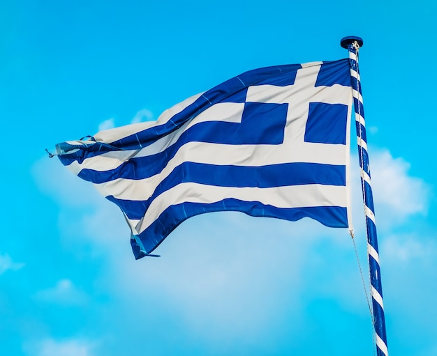 Griechische Flagge am Fahnenmast