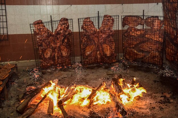 Grillwurst und Kuhrippen traditionelle argentinische Küche Patagonien Argentinien