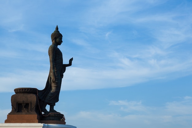 Größerer Buddha.