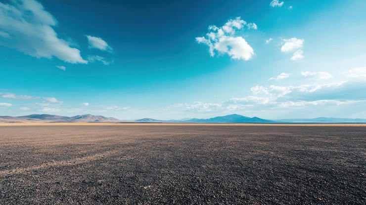 Foto große wüstenlandschaft unter einem klaren blauen himmel