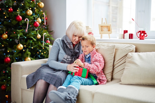 Großeltern Urlaub Weihnachtsfeier zusammen