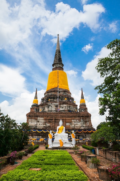 Großes Bild von Buddha in alter Stadt Ayutthaya, Thailand