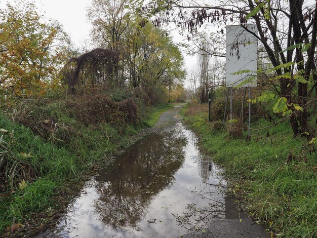 Großes Flusshochwasser