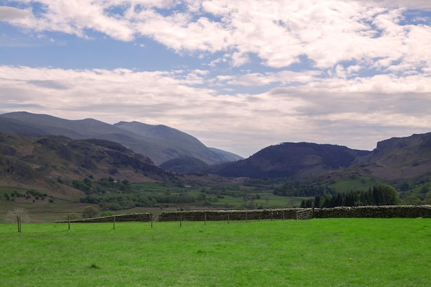 Grüne Hügel und Natur in England