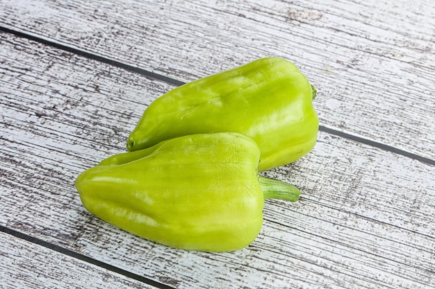 Grüne rohe frische Paprika