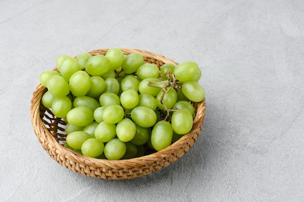 Grüne süße Trauben reife Ernte Köstlicher und gesunder Snack Ausgewählter Fokus