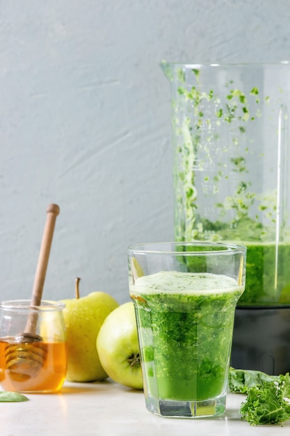 Grüner Spinat Apfel Smoothie