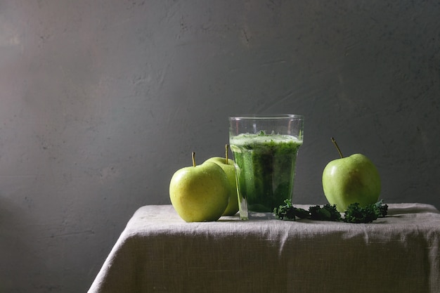 Grüner Spinat Apfel Smoothie