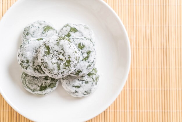 grüner Tee Mochi mit roter Bohne