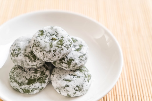 grüner Tee Mochi mit roter Bohne