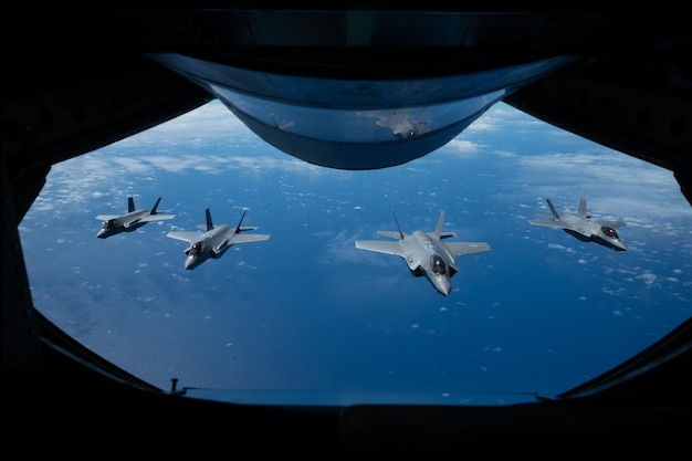 Foto un grupo de aviones f-15 eagle de la fuerza aérea