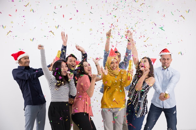 Foto grupo de baile y fiesta de personas asiáticas