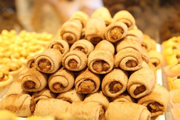 Grupo de biscoitos variados Chocolate com aveia e passas de chocolate branco