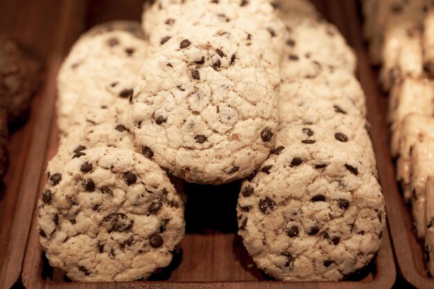 Grupo de biscoitos variados Chocolate com aveia e passas de chocolate branco