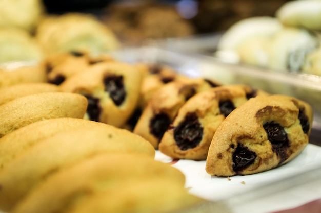 Grupo de biscoitos variados Chocolate com aveia e passas de chocolate branco