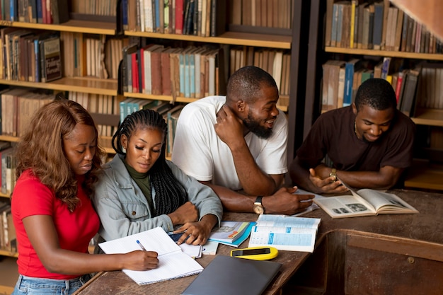 Foto grupo de estudo de povos africanos