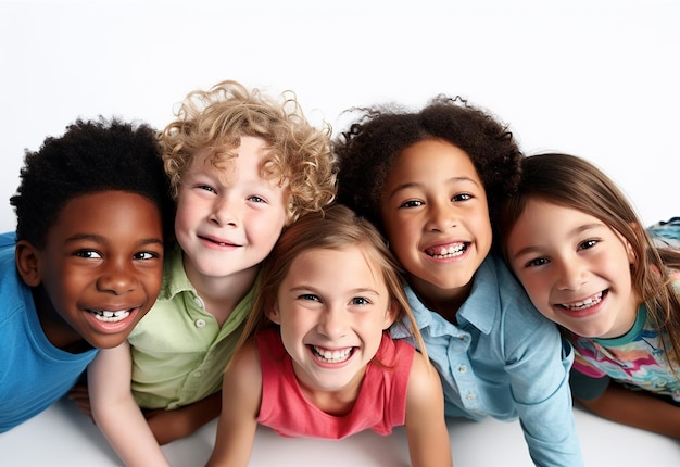 Foto grupo de fotos de crianças felizes crianças equipe com sorrisos bonitos