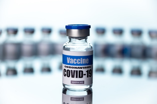 Grupo de frascos de vacina contra Coronavírus