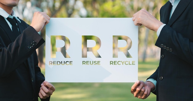 Foto un grupo de empresarios se unen con una idea ecológica