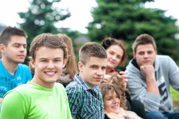 Grupo de estudiantes de secundaria