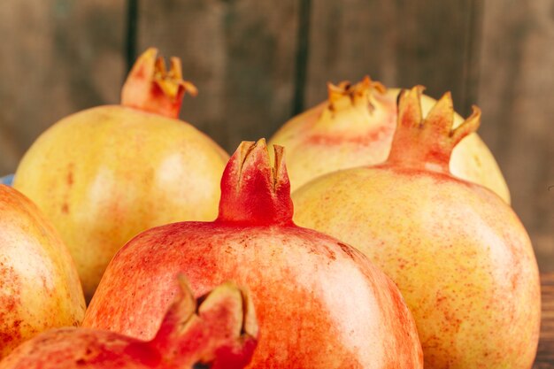 Grupo de frutas de granada