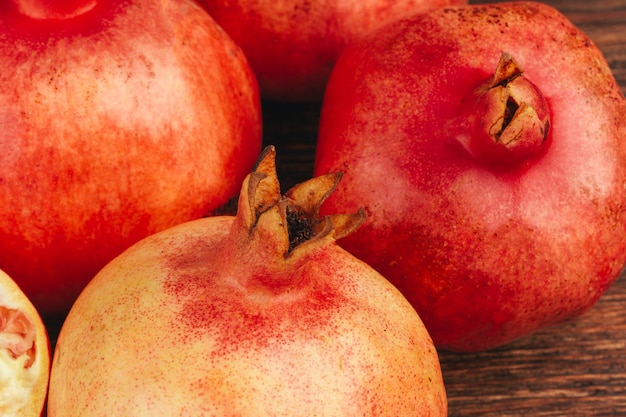 Grupo de frutos de granada cerrar antecedentes