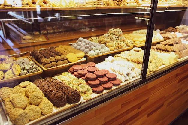 Grupo de galletas surtidas Avena con chispas de chocolate y chocolate blanco con pasas