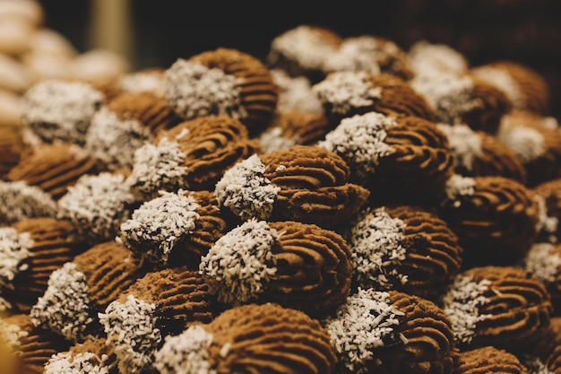 Grupo de galletas surtidas Avena con chispas de chocolate y chocolate blanco con pasas