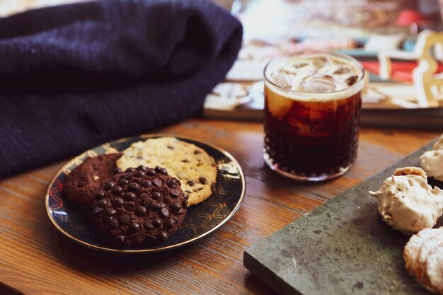 Grupo de galletas surtidas Avena con chispas de chocolate y chocolate blanco con pasas