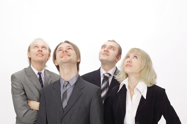 Grupo de gente de negocios mirando espacio de copia.aislado en blanco.foto con espacio de copia