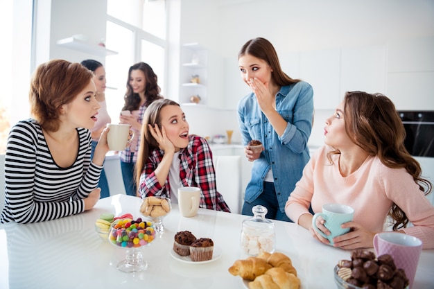 grupo de mujeres juntas