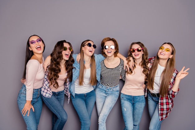 Foto grupo de mujeres juntas