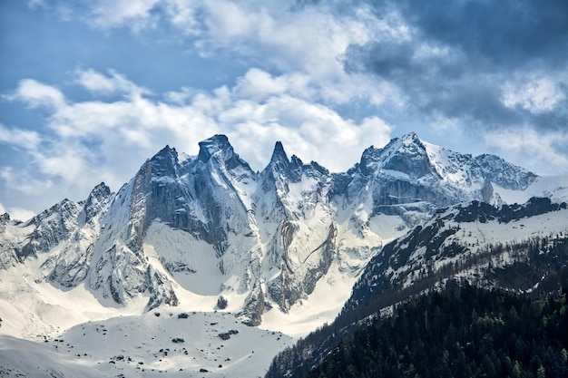 Grupo de Scior en los Alpes Réticos en Suiza